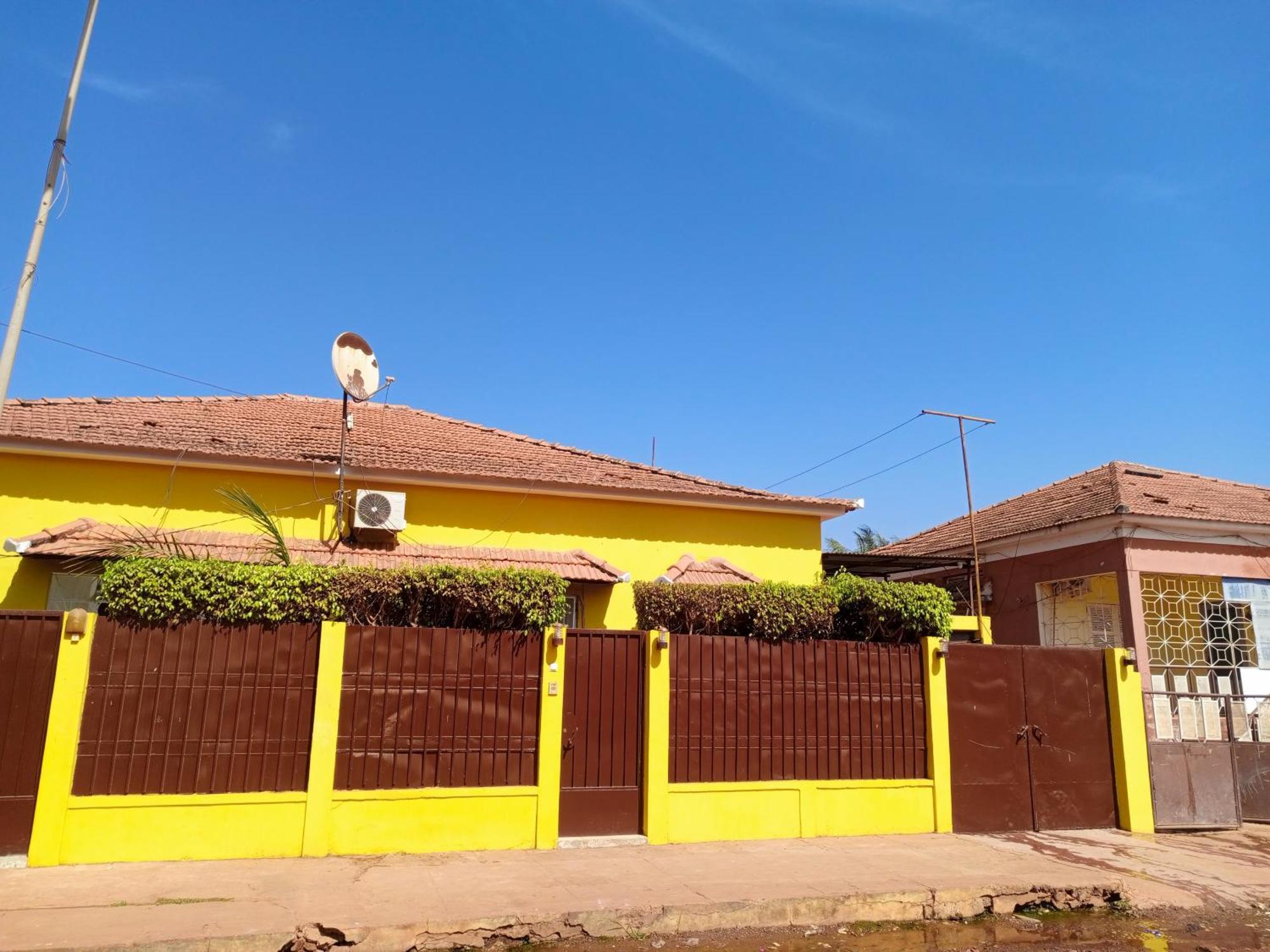Casa Cacheu Homestay Guest House Bissau Extérieur photo